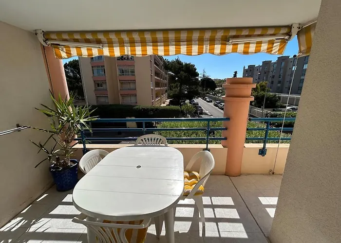 Avec Piscine - - Parking * Fréjus